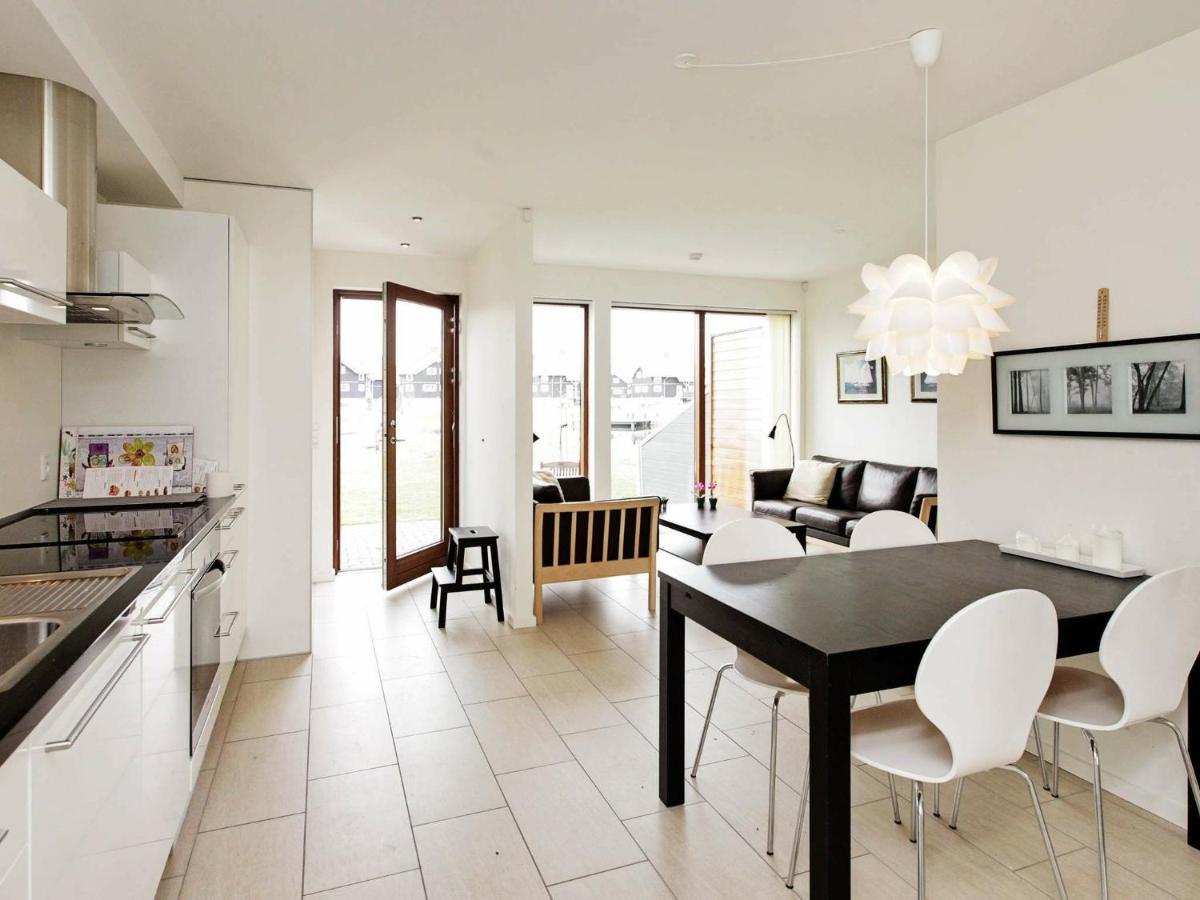 4 Person Holiday Home In 博恩瑟 外观 照片