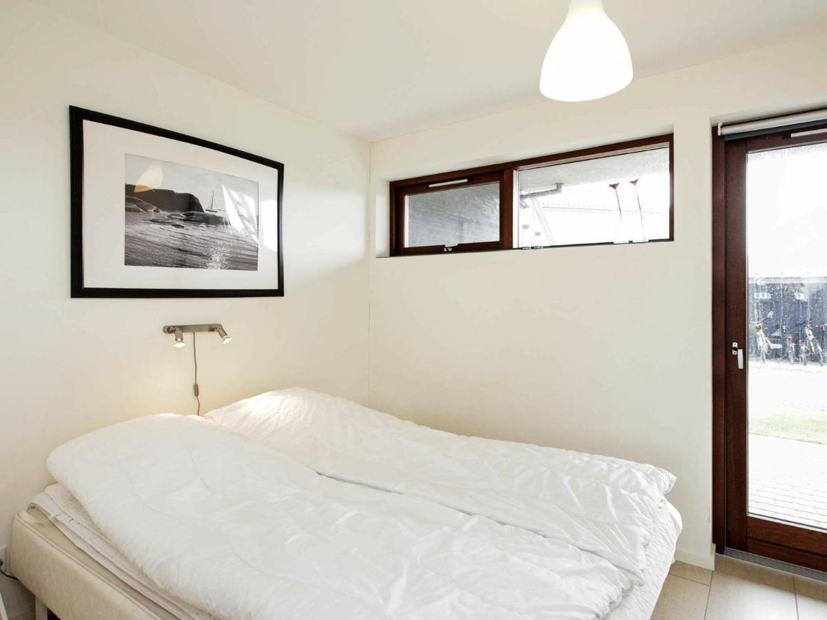 4 Person Holiday Home In 博恩瑟 外观 照片